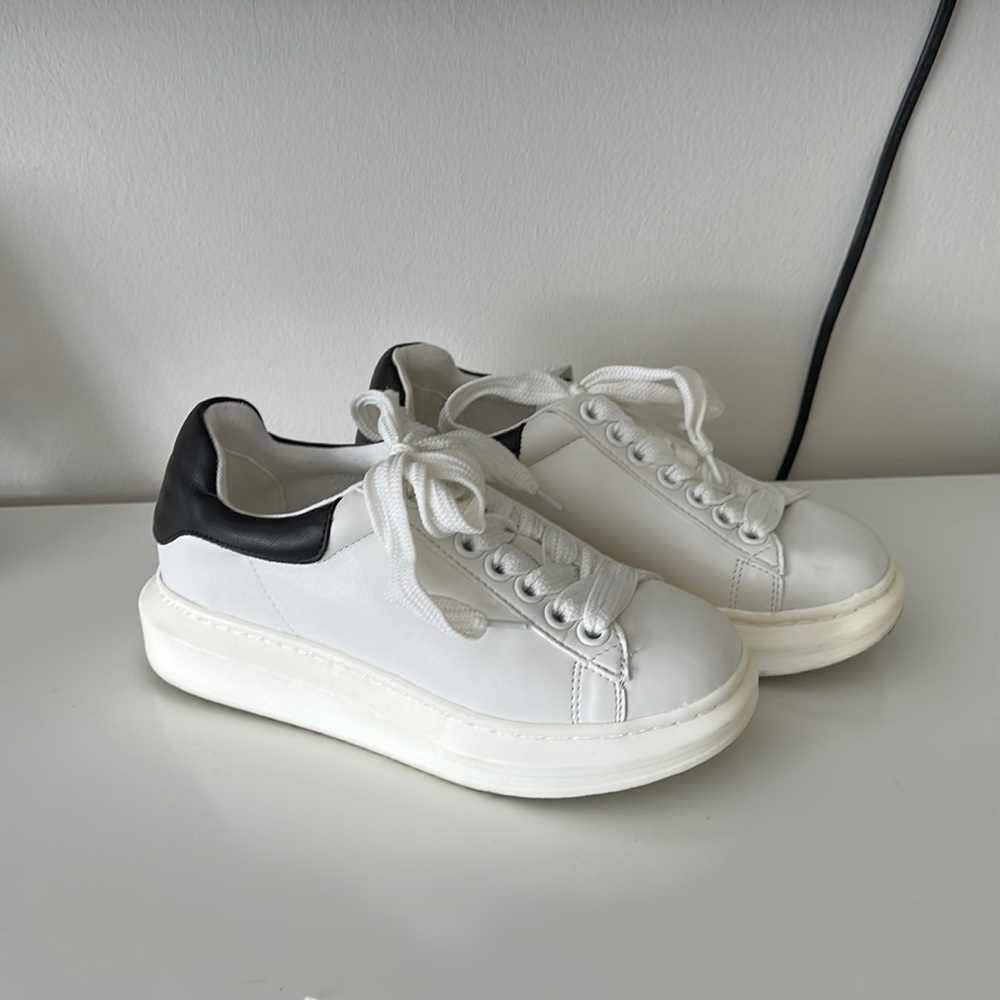Steve Madden Sneakers